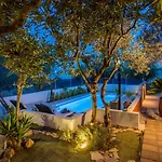 Prázdninový dům Komplex Oliva Mit Pool Und Grossem Garten By Interhome