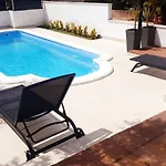 Komplex Oliva Mit Pool Und Grossem Garten By Interhome *