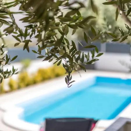 Komplex Oliva Mit Pool Und Grossem Garten By Interhome Stari Grad (Hvar)